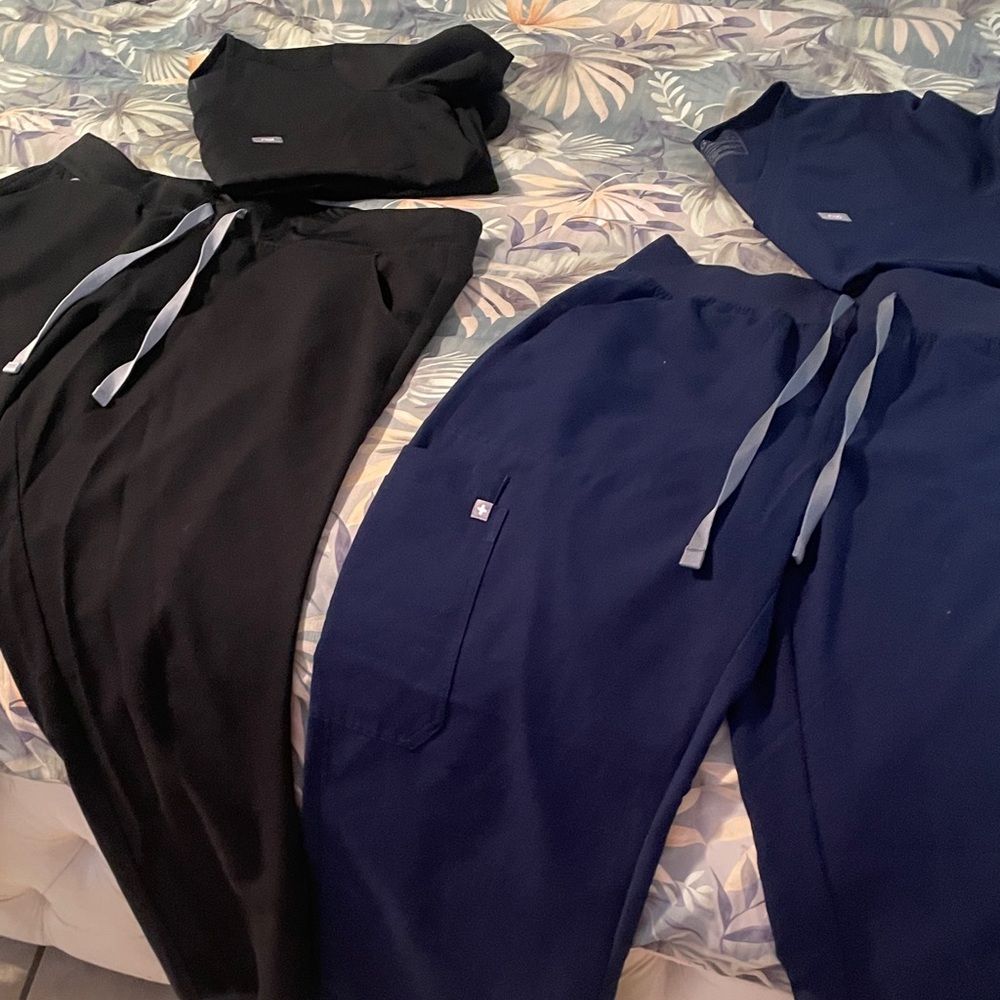 Figs Women's Black and Navy scrubs 2 Sets 140.00$